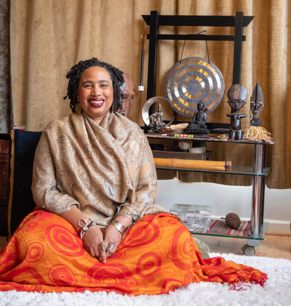 001_hi-res_-AishahShahidahSimmons_Altar-Smile-Cropped_-Zhee-Chatmon-photographer_jpg-scaled-1.jpg