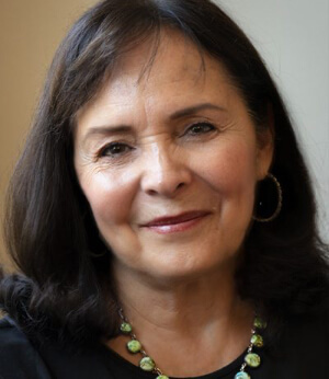 lorraine-hobbs-crop-1.jpeg